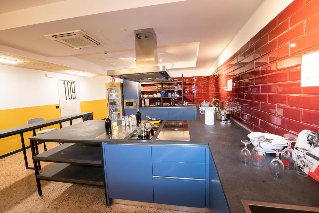 Marathon Hostel